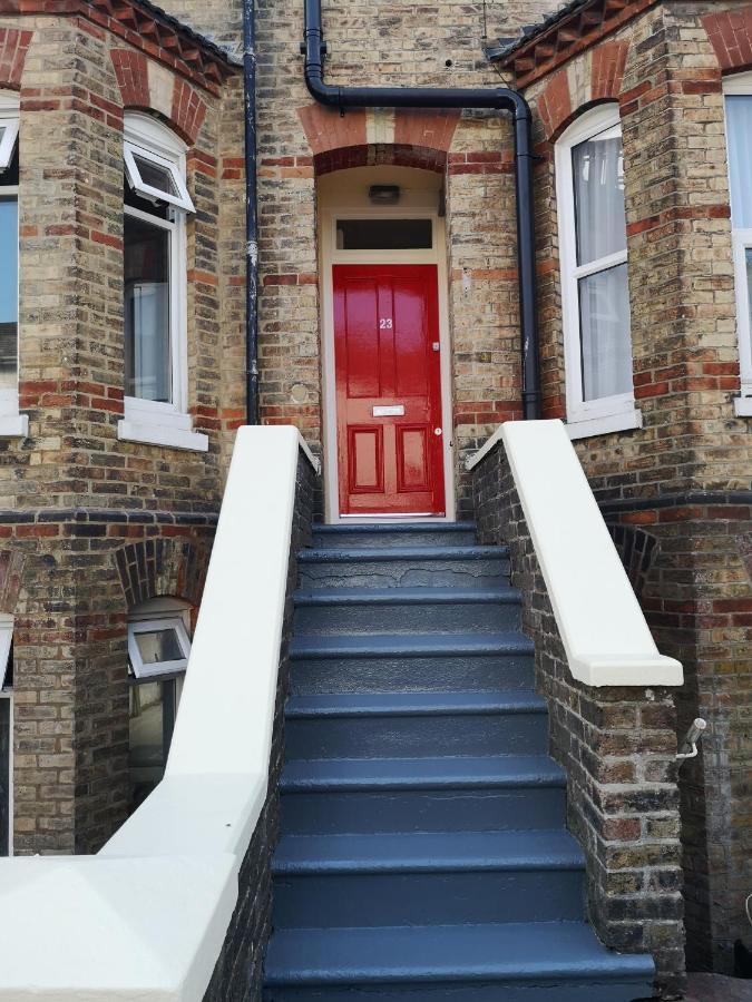 Central Escape Folkestone Exterior foto